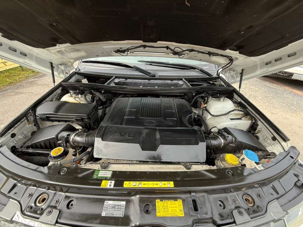 2011 Land Rover Range Rover Image 10