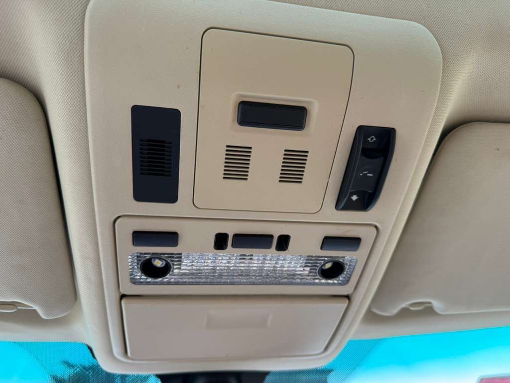 2011 Land Rover Range Rover Image 16