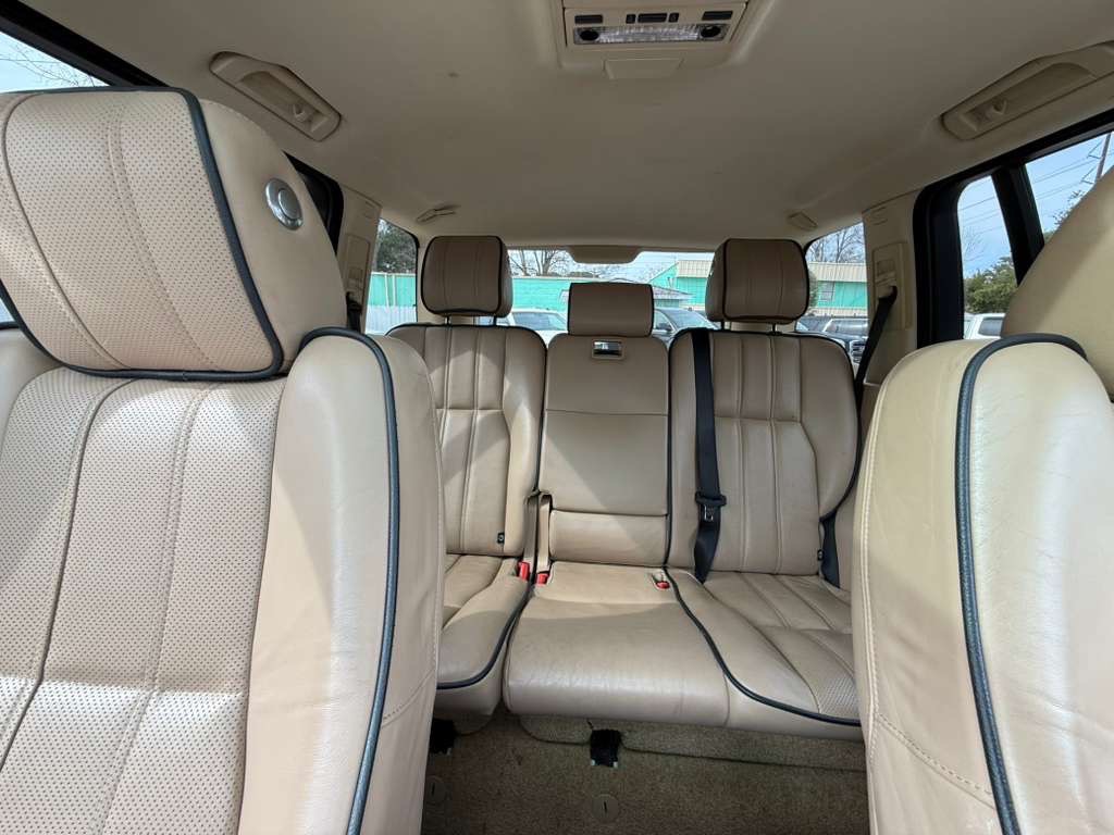 2011 Land Rover Range Rover Image 22