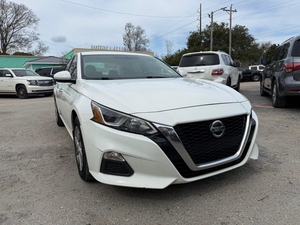2019 Nissan Altima Image 2