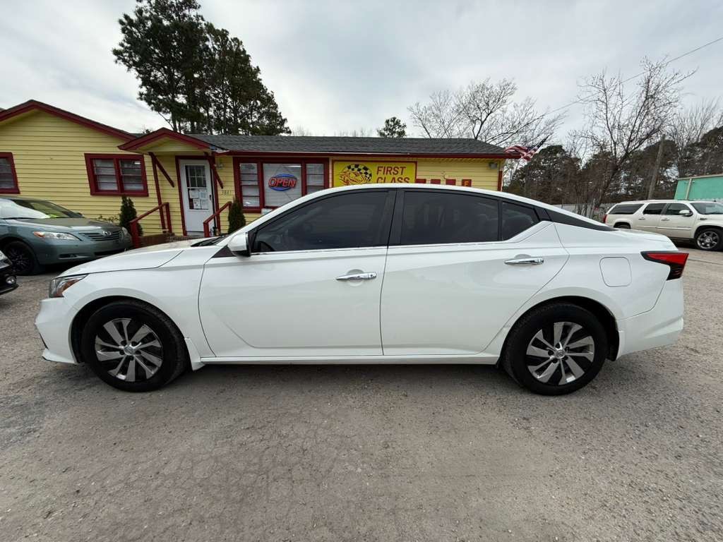 2019 Nissan Altima Image 8