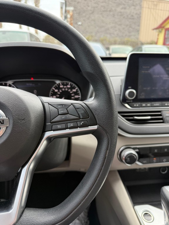 2019 Nissan Altima Image 13