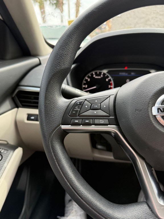 2019 Nissan Altima Image 14