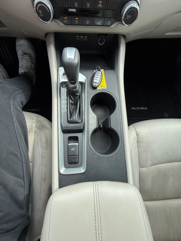 2019 Nissan Altima Image 15