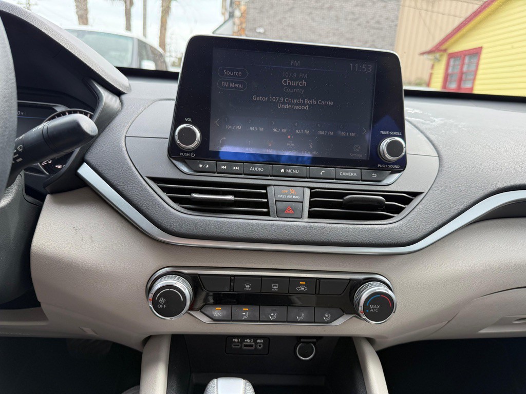 2019 Nissan Altima Image 17