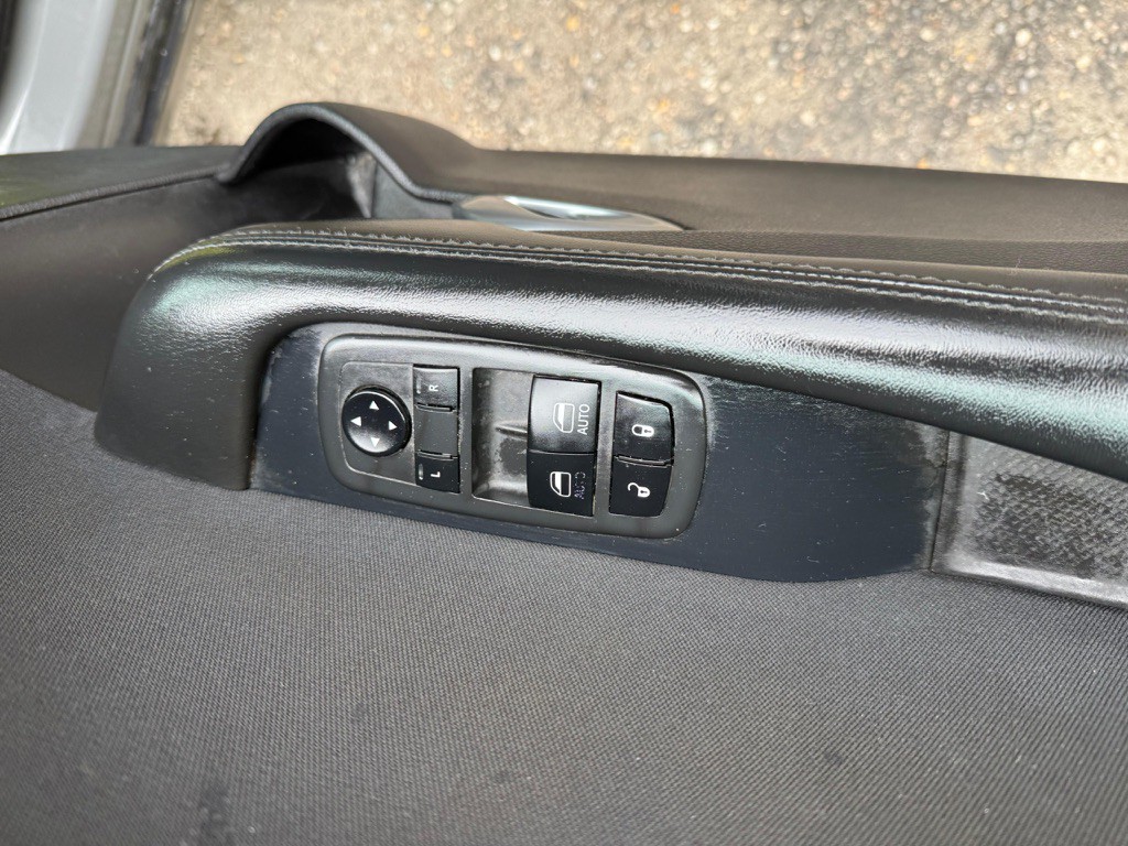 2019 Dodge Challenger Image 13