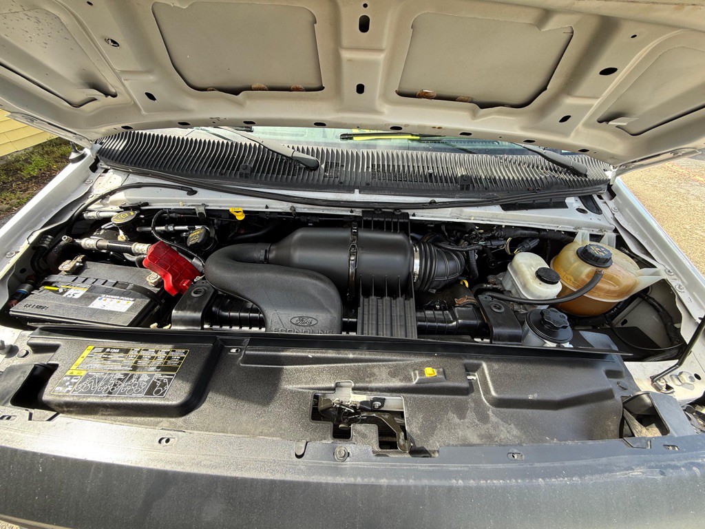 2013 Ford Econoline Image 9