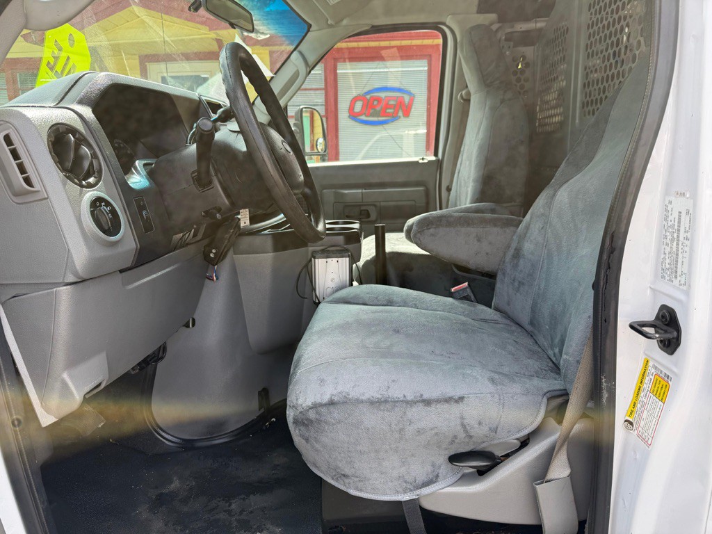 2013 Ford Econoline Image 10