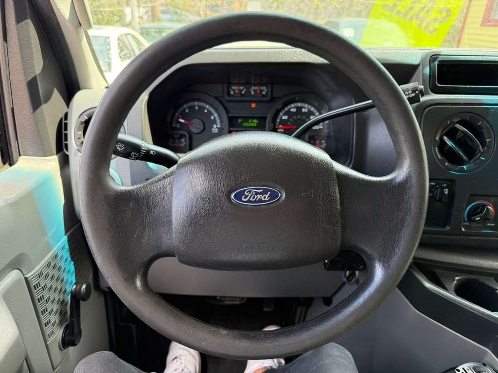 2013 Ford Econoline Image 14