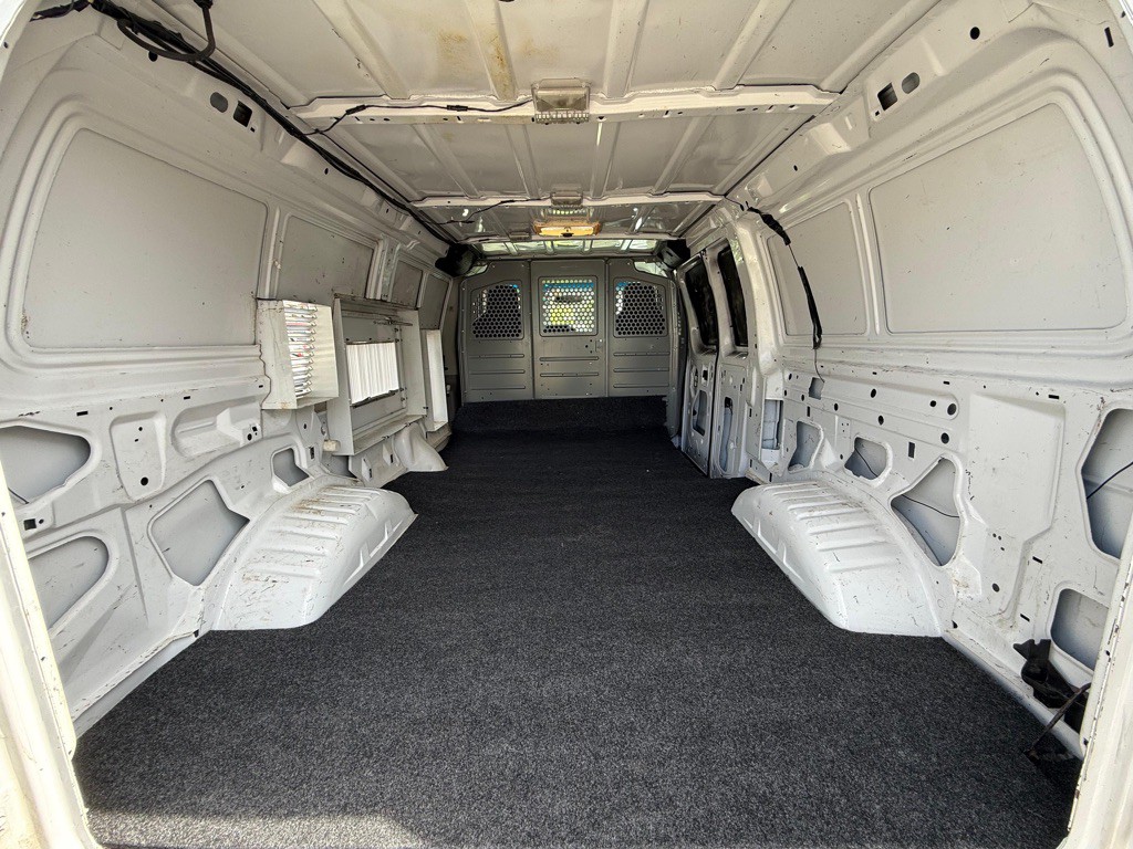 2013 Ford Econoline Image 15