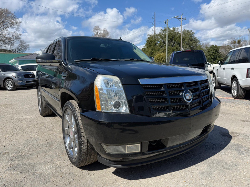 2010 Cadillac Escalade Image 2