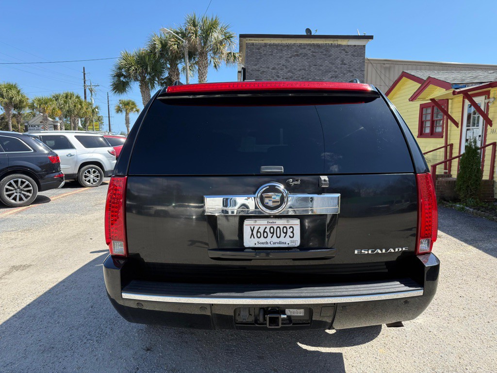 2010 Cadillac Escalade Image 4