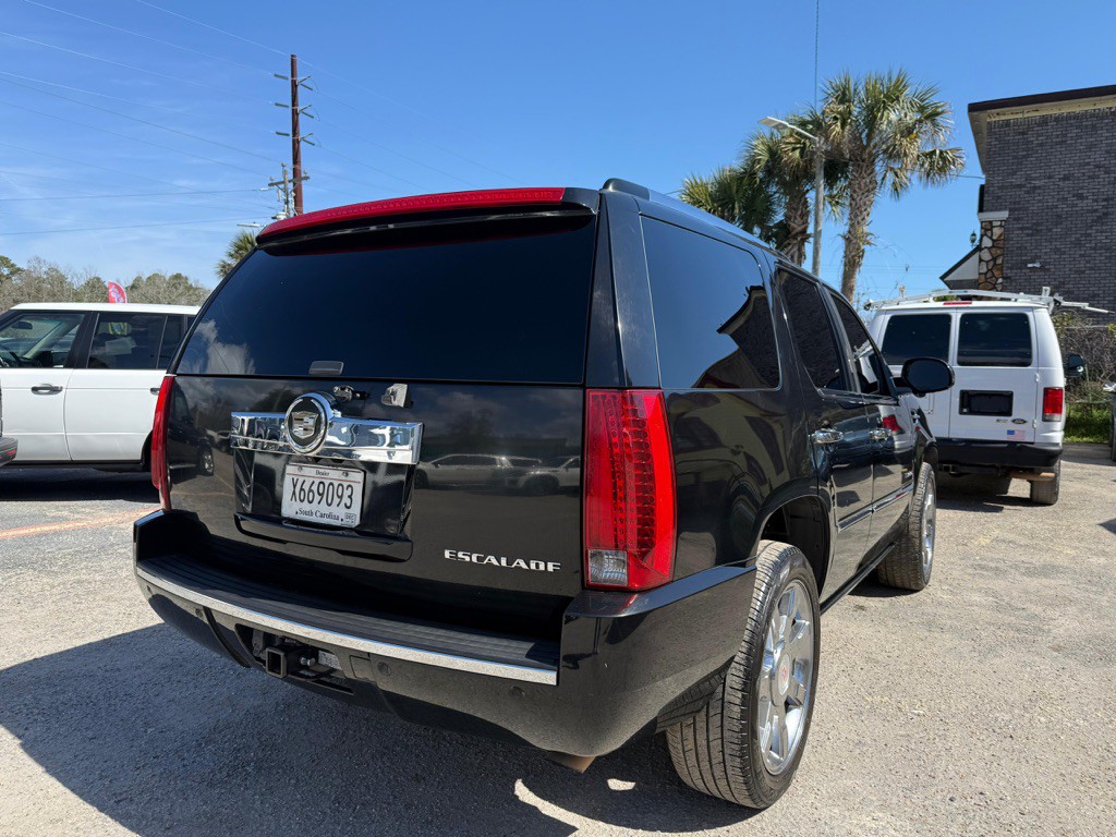 2010 Cadillac Escalade Image 5