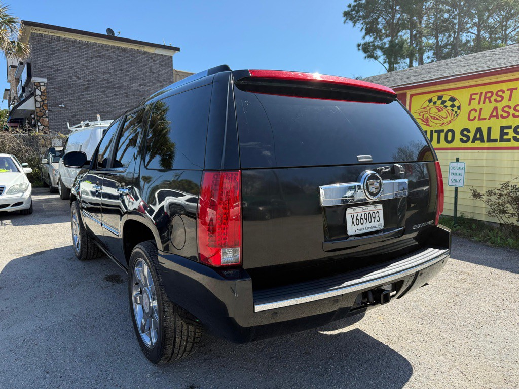 2010 Cadillac Escalade Image 6