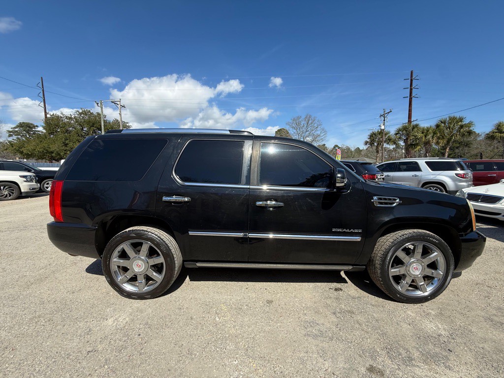 2010 Cadillac Escalade Image 7