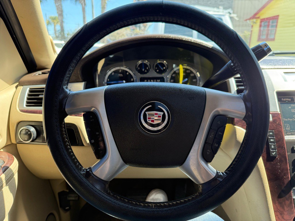 2010 Cadillac Escalade Image 13