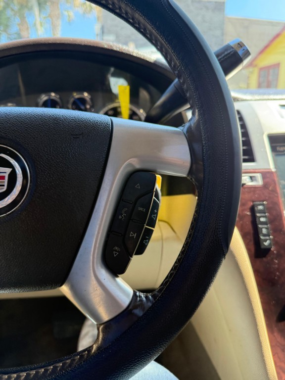 2010 Cadillac Escalade Image 15