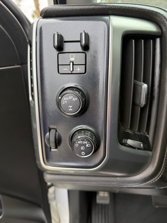 2018 Chevrolet Silverado 1500 Image 12