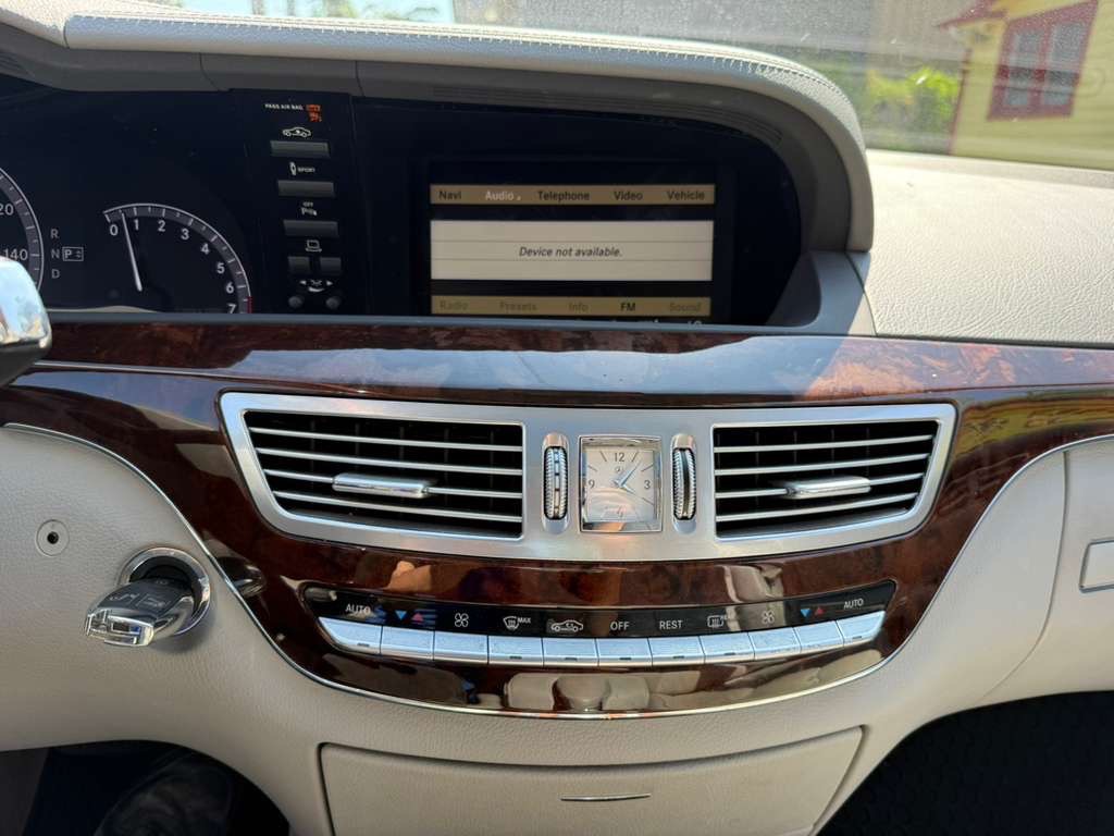 2011 Mercedes-Benz S-Class Image 14