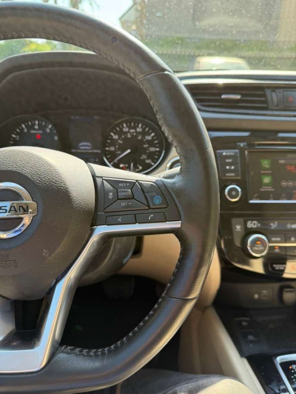 2019 Nissan Rogue Image 15