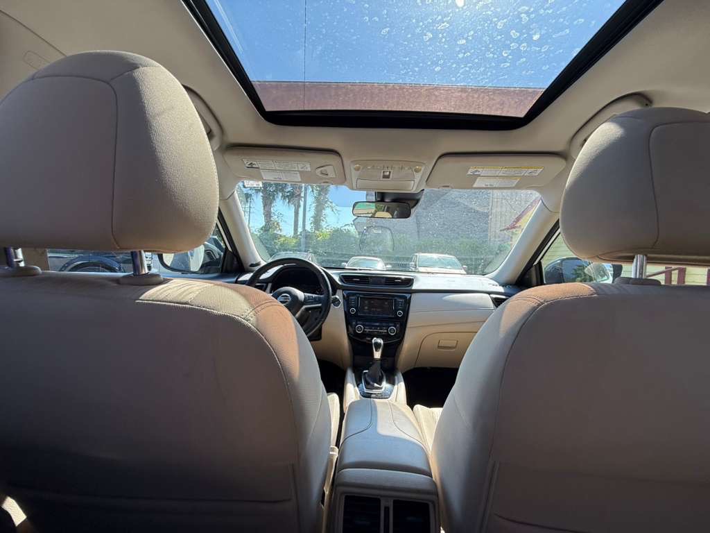 2019 Nissan Rogue Image 16