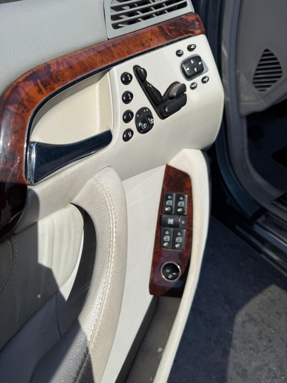 2004 Mercedes-Benz S-Class Image 8