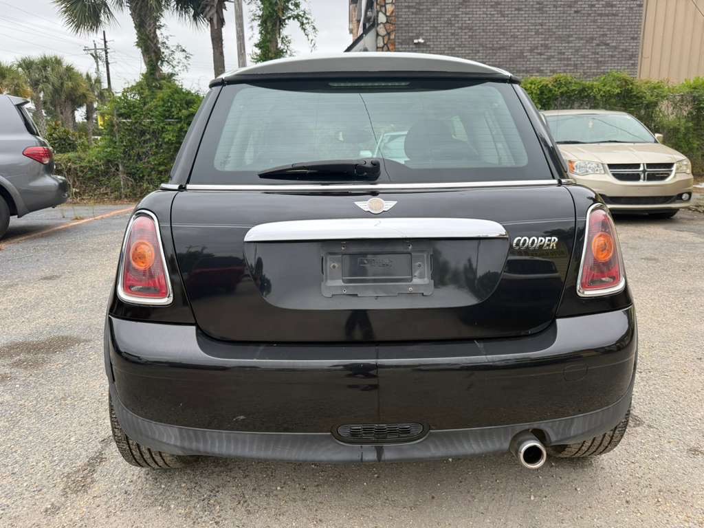 2009 MINI Cooper Image 6