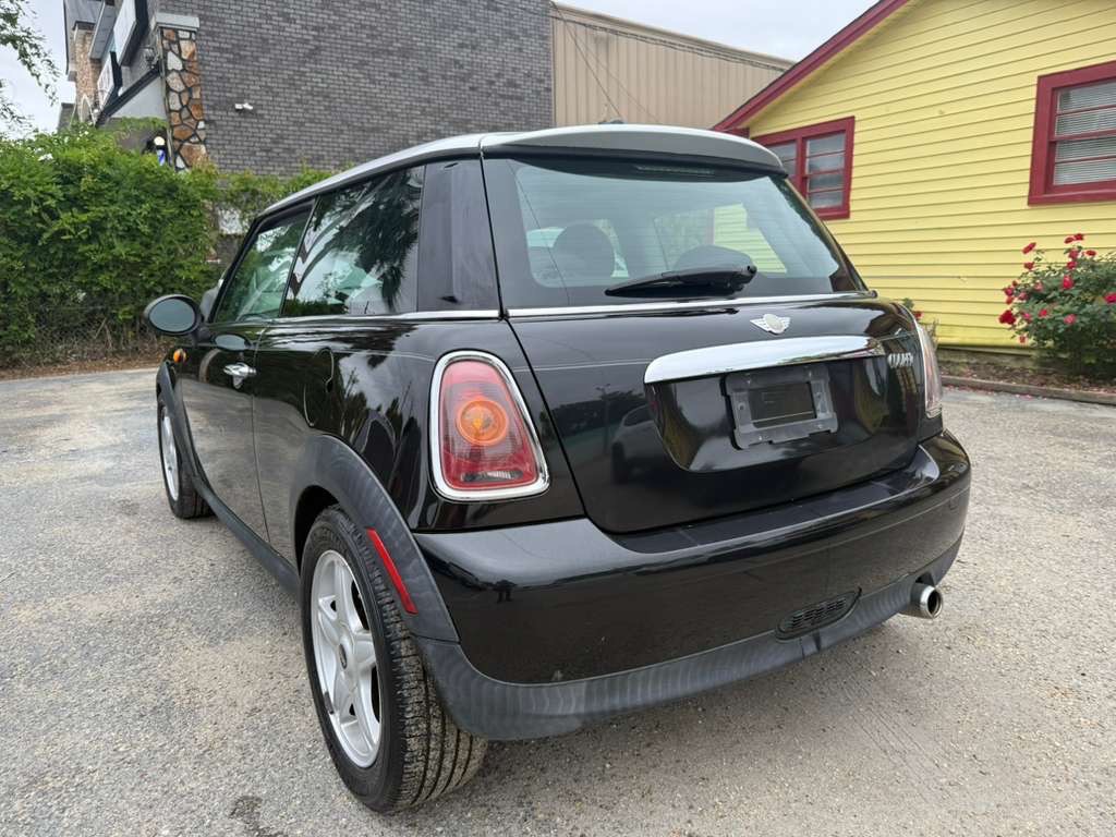 2009 MINI Cooper Image 7