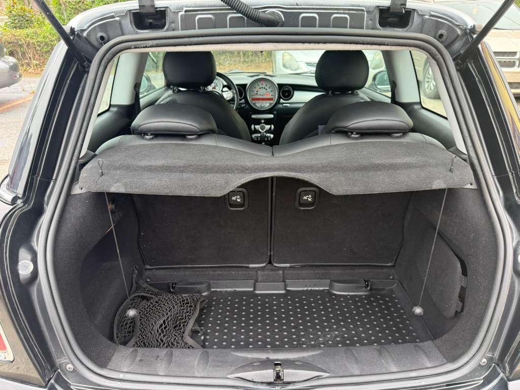 2009 MINI Cooper Image 9