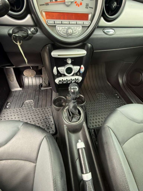 2009 MINI Cooper Image 13