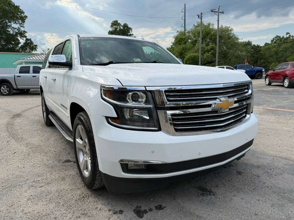2015 Chevrolet Suburban Image 2