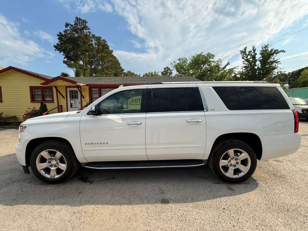 2015 Chevrolet Suburban Image 8