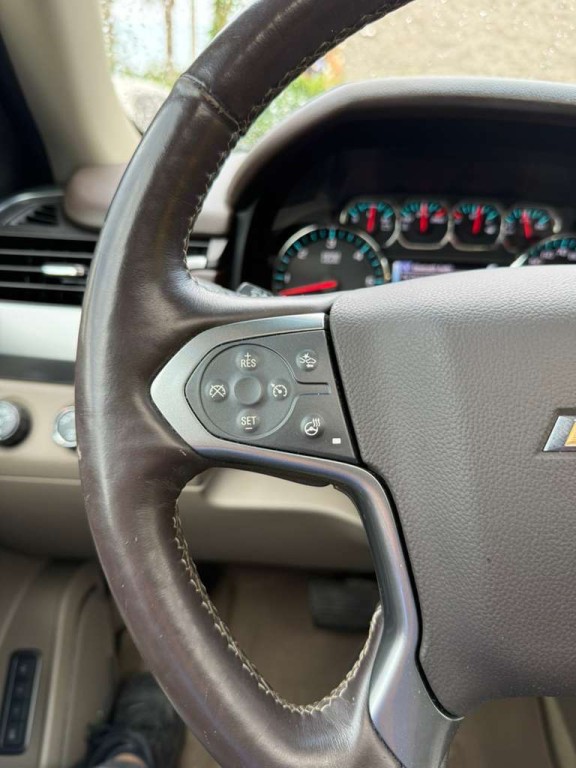 2015 Chevrolet Suburban Image 13