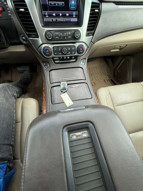 2015 Chevrolet Suburban Image 15