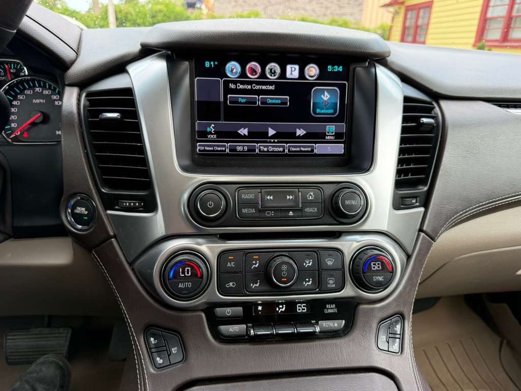 2015 Chevrolet Suburban Image 16
