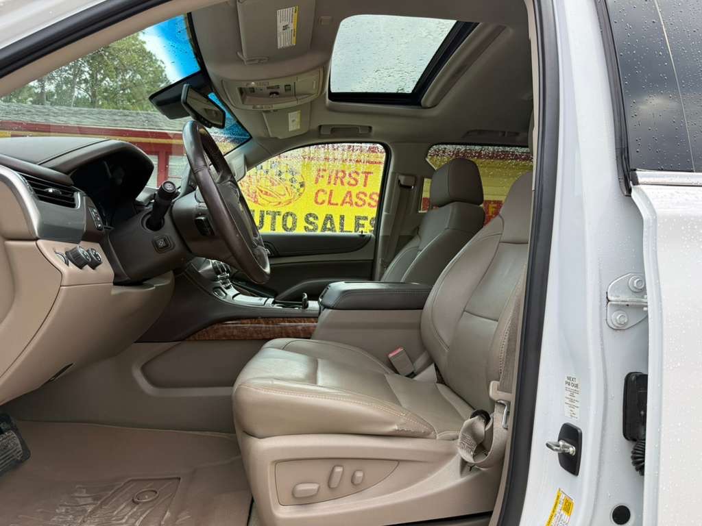 2015 Chevrolet Suburban Image 18