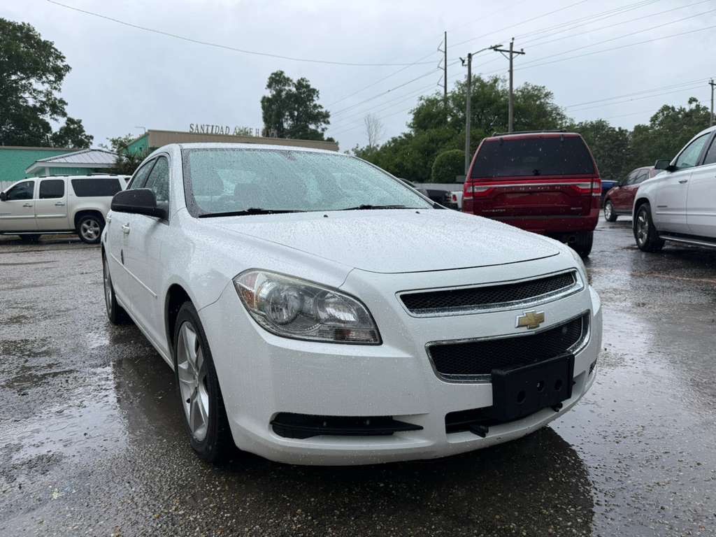 2012 Chevrolet Malibu Image 2