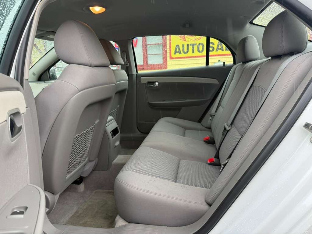 2012 Chevrolet Malibu Image 17