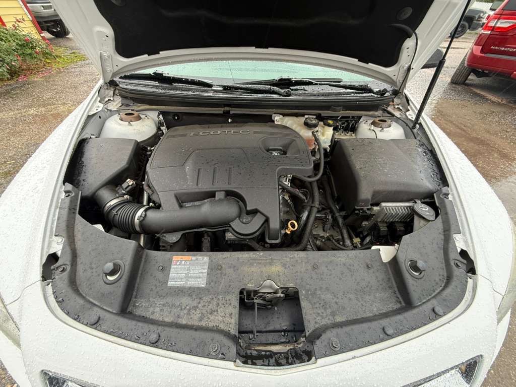 2012 Chevrolet Malibu Image 18