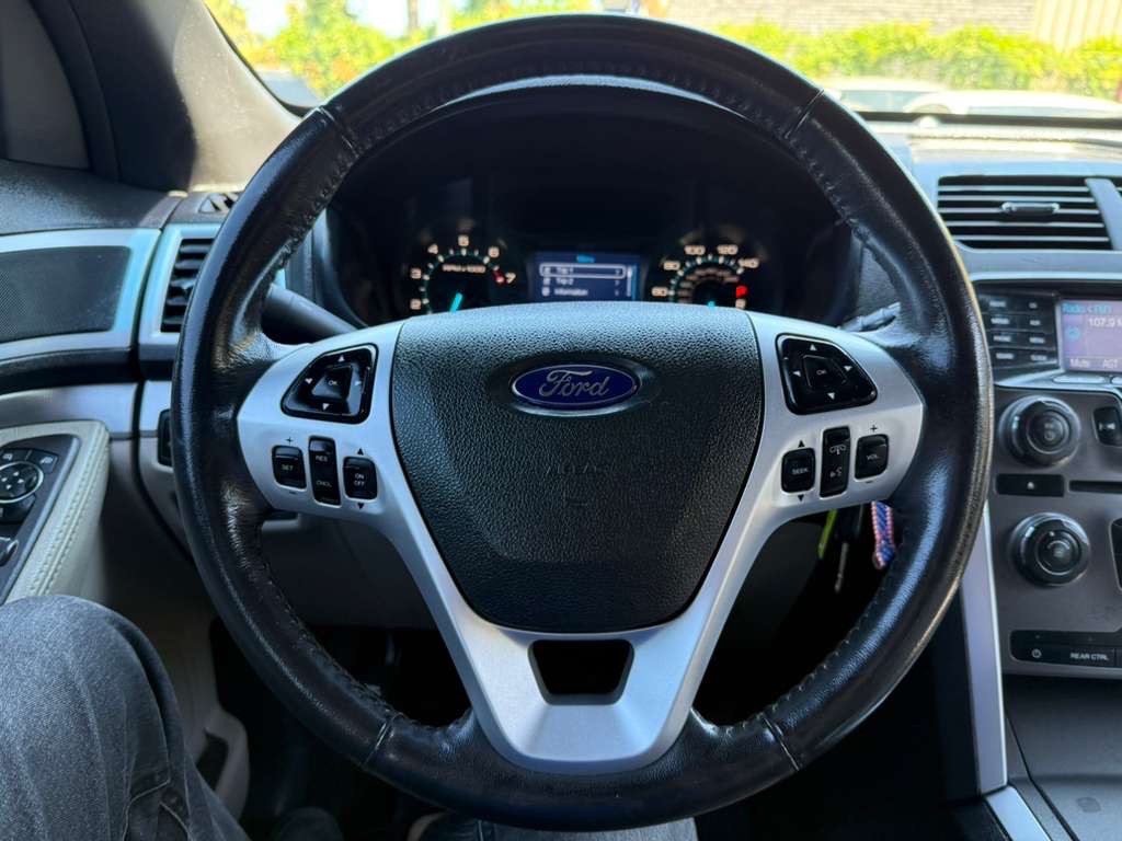 2012 Ford Explorer Image 10