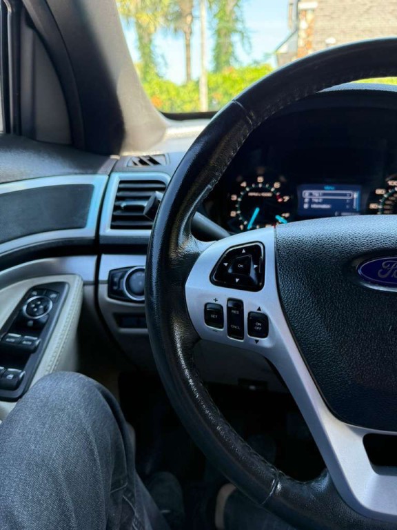 2012 Ford Explorer Image 11