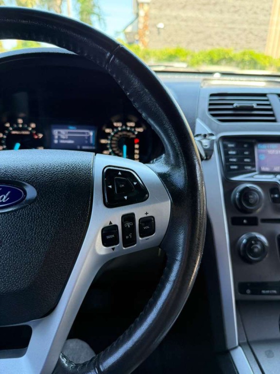 2012 Ford Explorer Image 12
