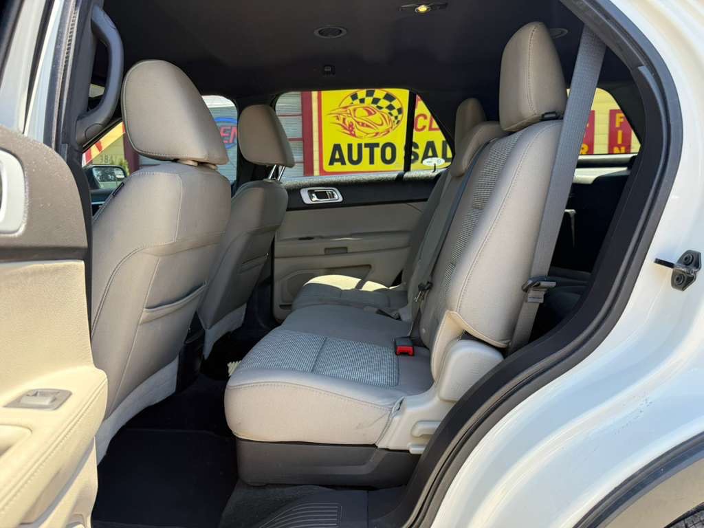 2012 Ford Explorer Image 14