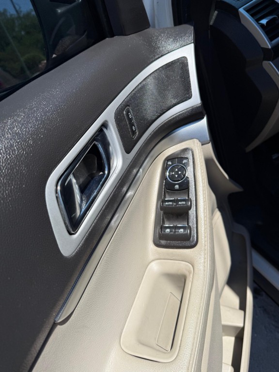 2012 Ford Explorer Image 17