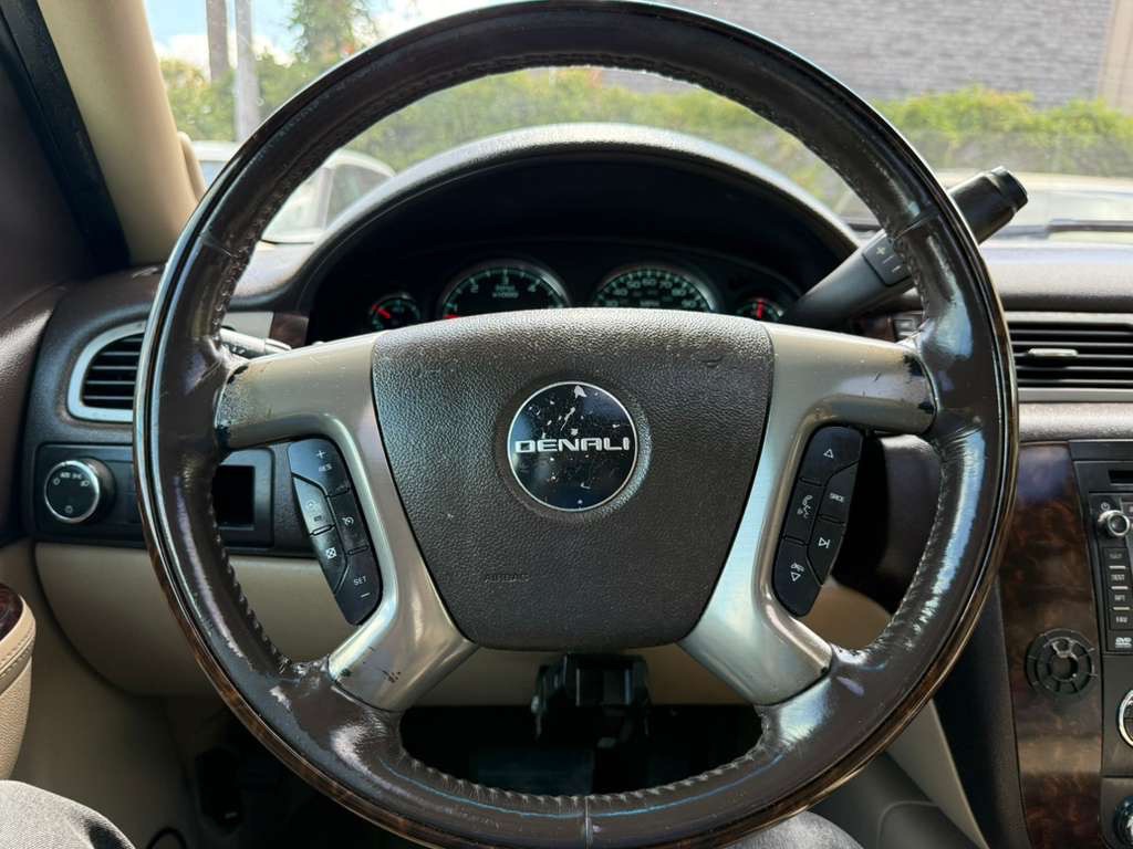 2010 GMC Yukon Image 13