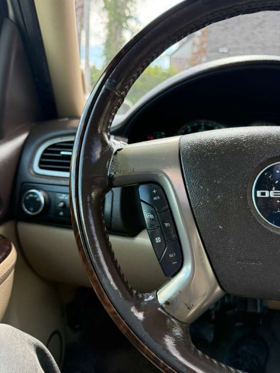 2010 GMC Yukon Image 14