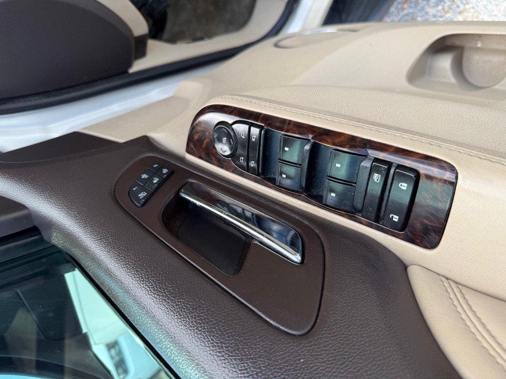 2010 GMC Yukon Image 22