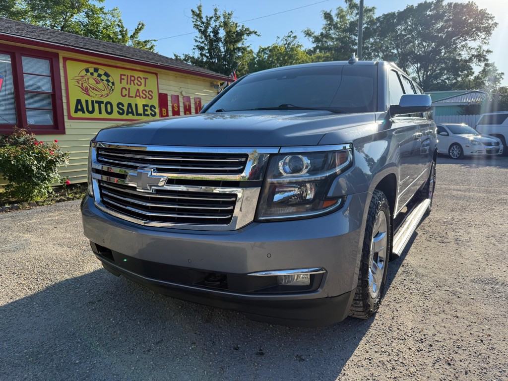 2018 Chevrolet Suburban Image 1