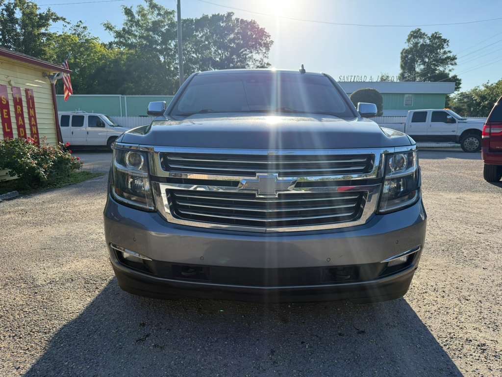 2018 Chevrolet Suburban Image 3