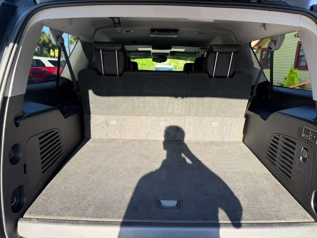 2018 Chevrolet Suburban Image 10